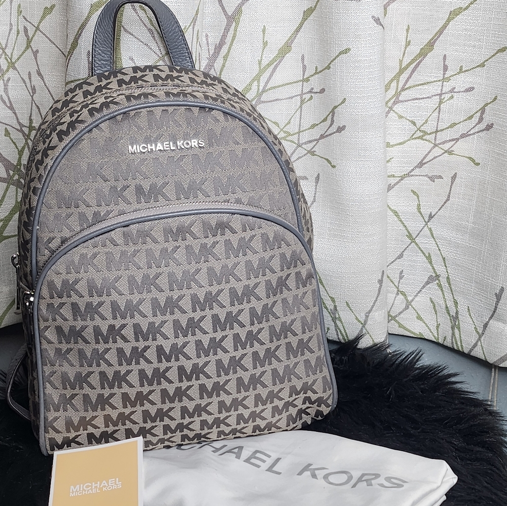Michael kors abbey medium backpack
